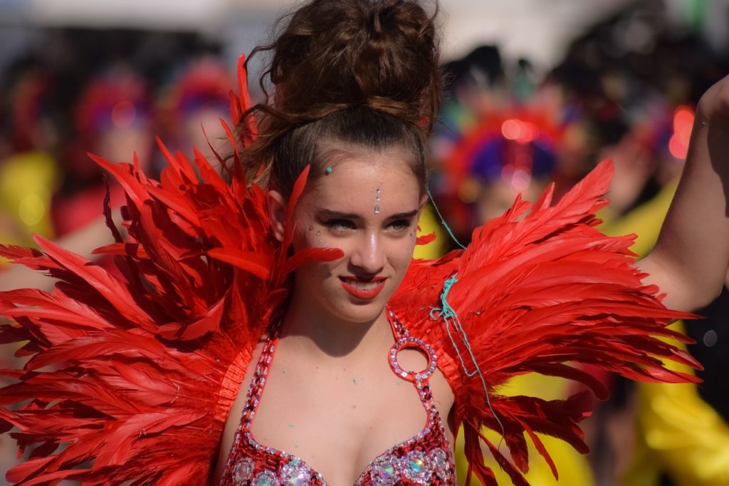 5 dicas para não errar na maquiagem de carnaval